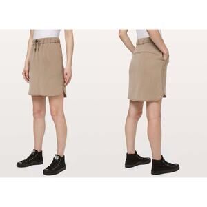 Lululemon On the Fly Woven Drawcord Skirt, Size 4, Frontier Tan $88 Athleisure